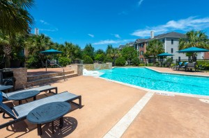 Apartments in Conroe, Texas - Pool & Lounge Chairs   