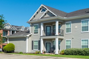 Apartments Rentals in Conroe, TX - Exterior Building with Attached Garage      