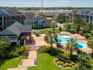 Apartments Rentals in Conroe, TX - Aerial View of Community & Pool      
